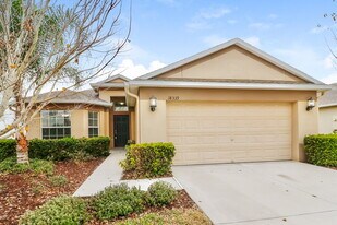 18339 Briar Oaks Dr in Hudson, FL - Building Photo