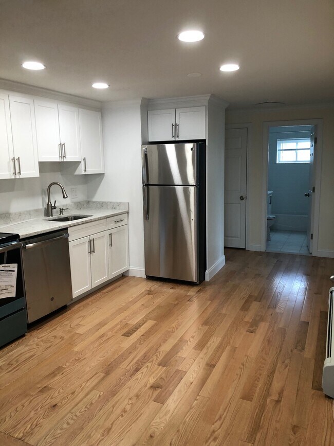 14 Westford St, Unit 6