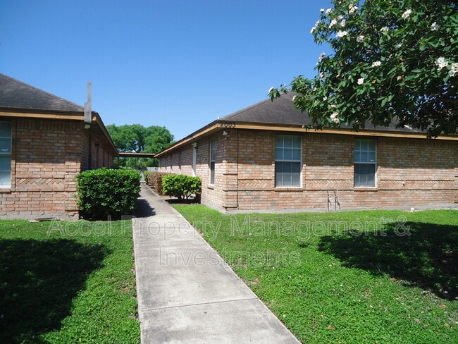 2003 Villa Linda Ave