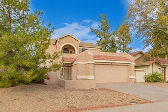518 E Wescott Dr in Phoenix, AZ - Foto de edificio - Building Photo