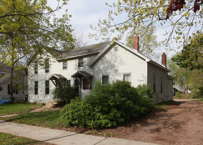 608 Putnam St in Eau Claire, WI - Building Photo - Building Photo