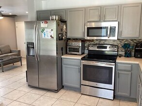 H16 Miriam St in Key West, FL - Building Photo - Building Photo