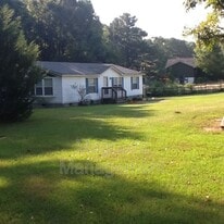 472 Hawks Rd in Norlina, NC - Building Photo