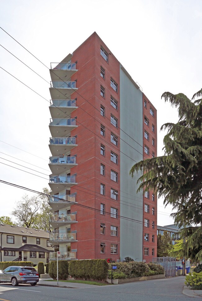 Crystal Court in Vancouver, BC - Building Photo - Building Photo