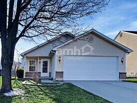 939 Delhi Dr in Trenton, OH - Building Photo