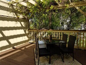 525 Rawls Ave-Unit -4 in Sarasota, FL - Building Photo - Building Photo