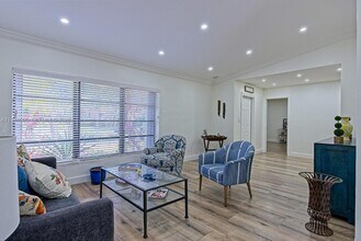 10900 SW 124th Rd in Miami, FL - Building Photo - Building Photo