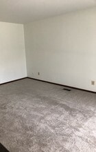 4023 Caprice Rd in Englewood, OH - Building Photo - Building Photo