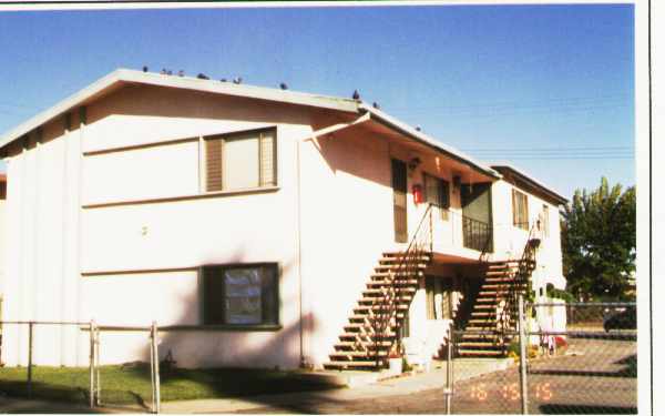 214-220 Vecino Dr in Covina, CA - Foto de edificio - Building Photo