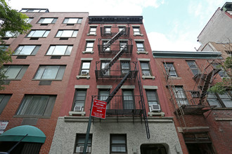 223 E 21st St in New York, NY - Foto de edificio - Building Photo