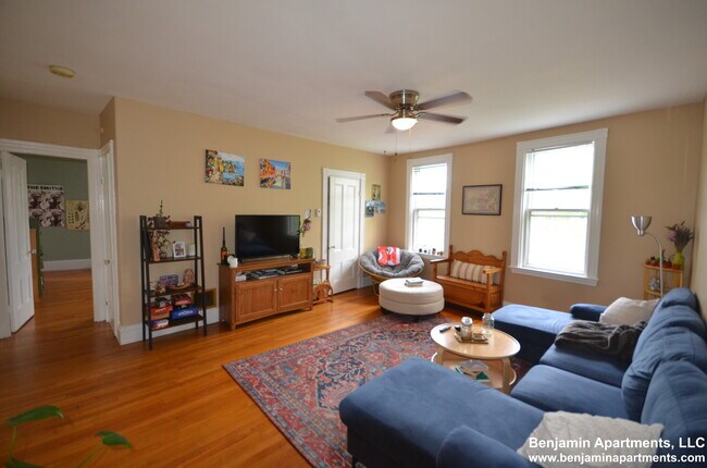 234 Cypress St, Unit 3