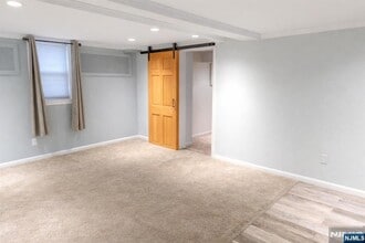 355 Elm St, Unit 3204 in Elmwood Park, NJ - Building Photo - Building Photo