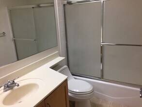 7190 Hawaii Kai Dr in Honolulu, HI - Building Photo - Building Photo