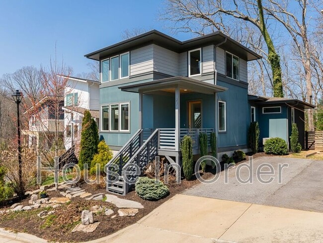 property at 27 Mauricet Ln