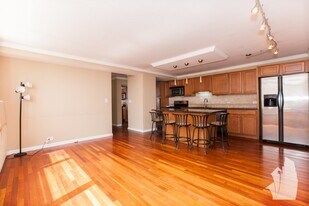 3950 N Lake Shore Dr, Unit 1817 in Chicago, IL - Building Photo