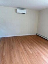 456 S 16th St in Lindenhurst, NY - Building Photo - Building Photo