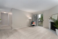 Bayview Apartment Homes in Federal Way, WA - Foto de edificio - Building Photo