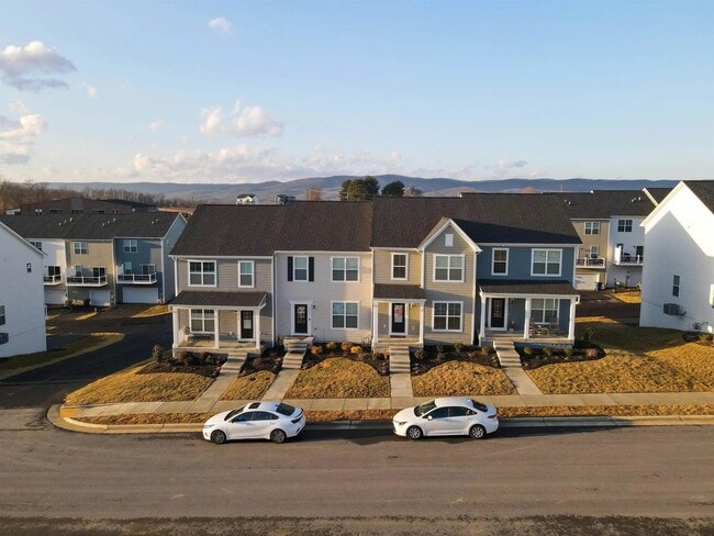 3016 Deptford St in Blacksburg, VA - Foto de edificio - Building Photo