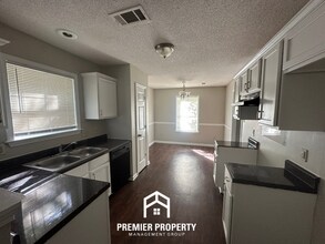 10140 Cameron Ridge TR in Memphis, TN - Building Photo - Building Photo