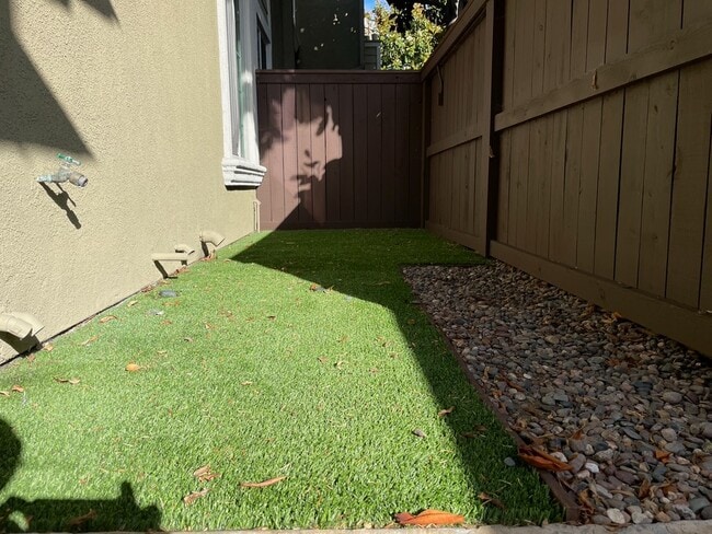 5404 Balboa Arms Dr in San Diego, CA - Building Photo - Building Photo
