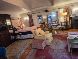 1524 Brawne Ave NW, Unit Studio in Olympia, WA - Building Photo