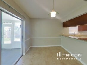 1028 Hardwood Dr in Valrico, FL - Building Photo - Building Photo