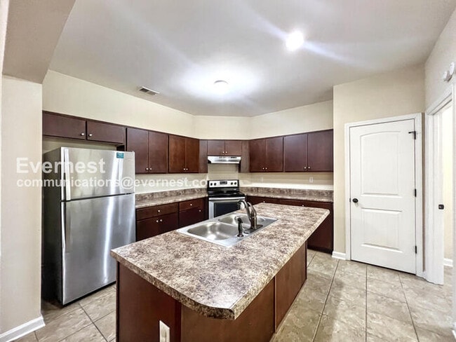 6057 Abigail Bluffs Dr in Memphis, TN - Building Photo - Building Photo