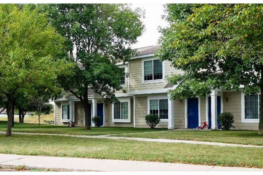 Pebble Creek Apartments in Mason City, IA - Building Photo