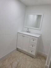 9373 Fontainebleau Blvd in Miami, FL - Building Photo - Building Photo