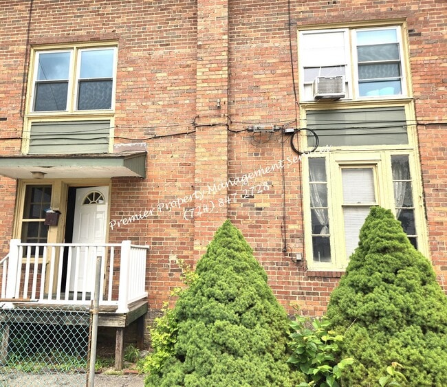 property at 415 N Main St