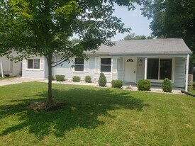 22 Steeplechase Dr in St. Peters, MO - Building Photo