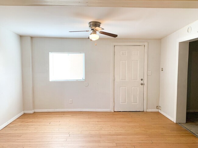 328 W Upjohn Ave in Ridgecrest, CA - Building Photo - Building Photo