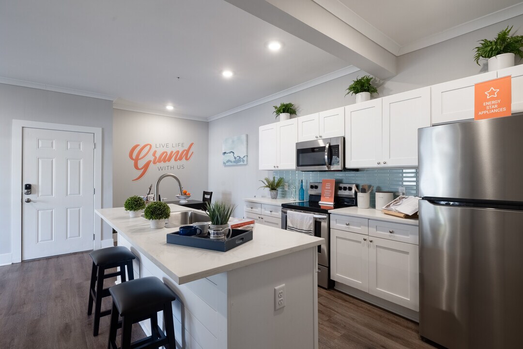 Pointe Grand Savannah in Port Wentworth, GA - Building Photo