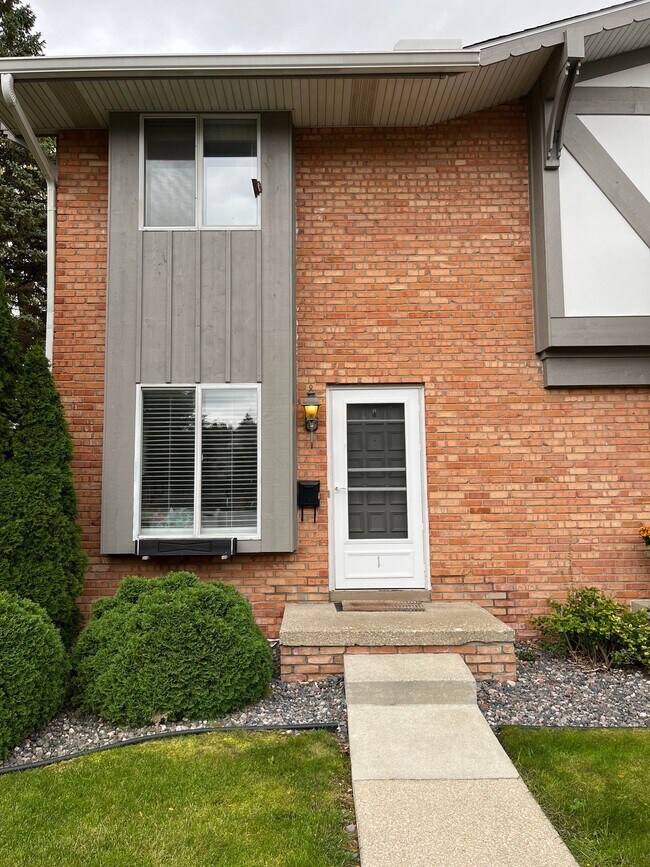 933 W Ardussi St Rentals in Frankenmuth, MI