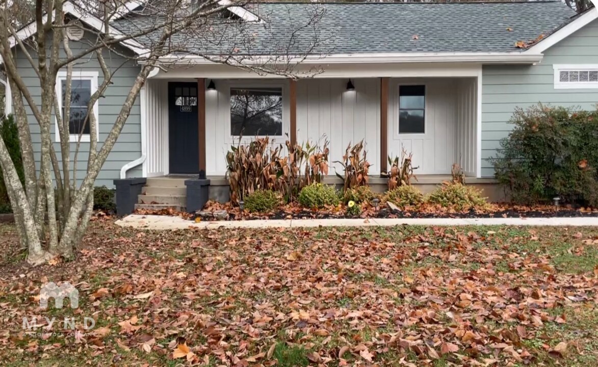 4899 Roosevelt Cir in Sugar Hill, GA - Building Photo