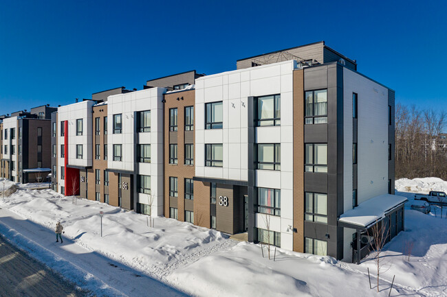 34-38 Marjorie-D.-Shackleton Rue in Gatineau, QC - Building Photo - Building Photo