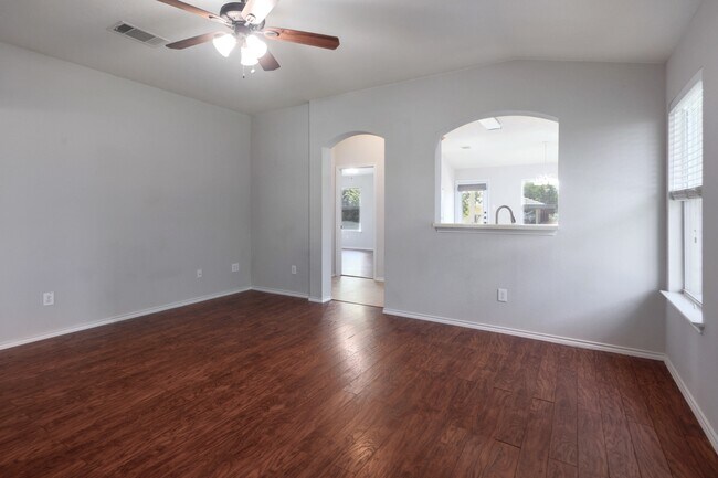 1011 Burgess Dr in Leander, TX - Building Photo - Building Photo