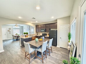 45 Woodland Hills Dr in Conroe, TX - Building Photo - Building Photo