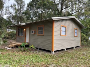 2219 SE 15th St in Gainesville, FL - Foto de edificio - Building Photo