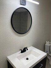 948 Golden Leaf Way in Pittsburg, CA - Foto de edificio - Building Photo