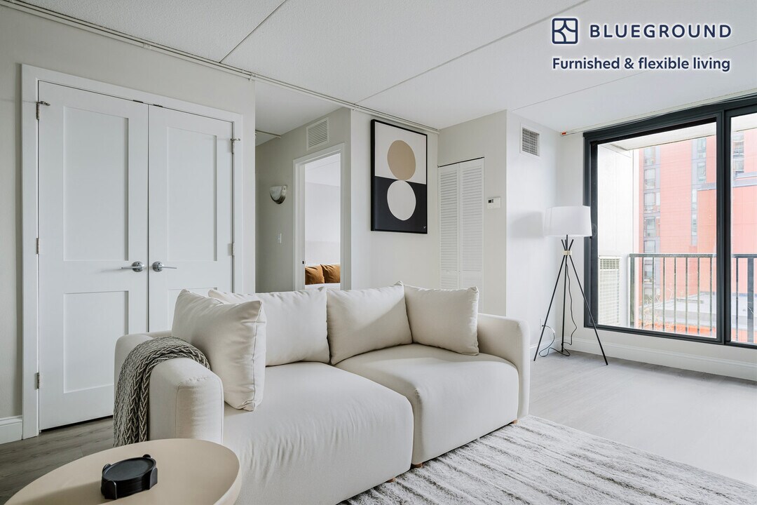 812 Memorial Dr in Cambridge, MA - Building Photo