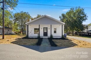 9030 Reid St in Mount Pleasant, NC - Building Photo