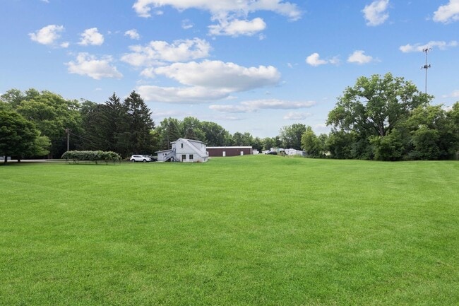 300 Pauline Ave in Crystal Lake, IL - Building Photo - Building Photo