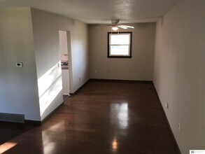 2612 S 61st Ave in Omaha, NE - Building Photo - Building Photo