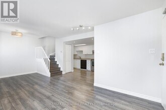 1250-1250 King St W in Toronto, ON - Building Photo - Building Photo