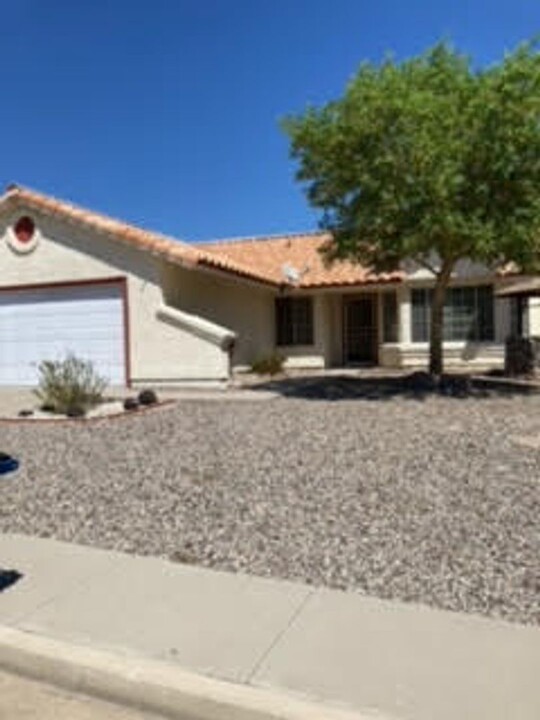 2904 Ensalmo Way in Laughlin, NV - Building Photo