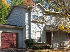 University Woods Apartments in Fairborn, OH - Foto de edificio - Building Photo