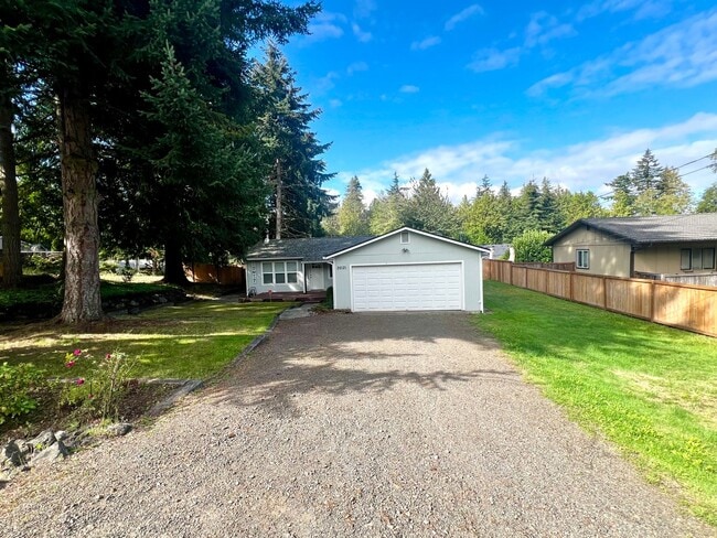 26121 Circle Dr NW in Poulsbo, WA - Building Photo - Building Photo