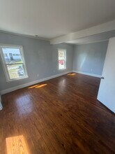 315 Charles St, Unit Charles St. in Fitchburg, MA - Foto de edificio - Building Photo
