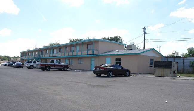 ParkLane Apartments in El Paso, TX - Building Photo - Building Photo